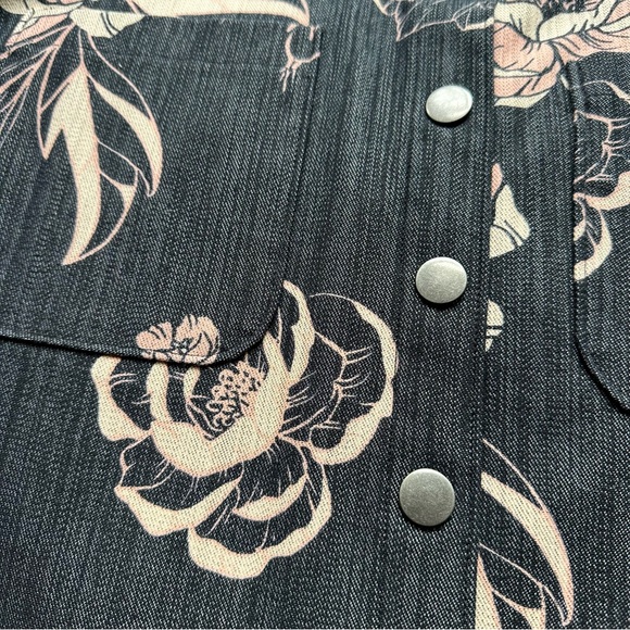 Agnes & Dora Gray and Pink A-Line Snap Front Skirt - Picture 2 of 7